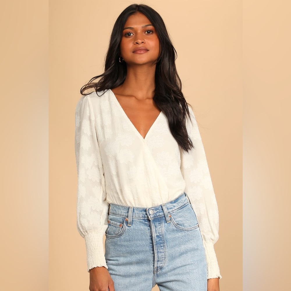 NWT Lulu’s Ivory Floral Long Sleeve Bodysuit